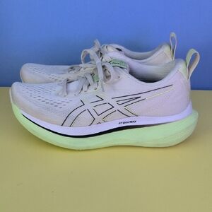ASICS Women's Glideride Max Running Shoes - Cream and Light Green